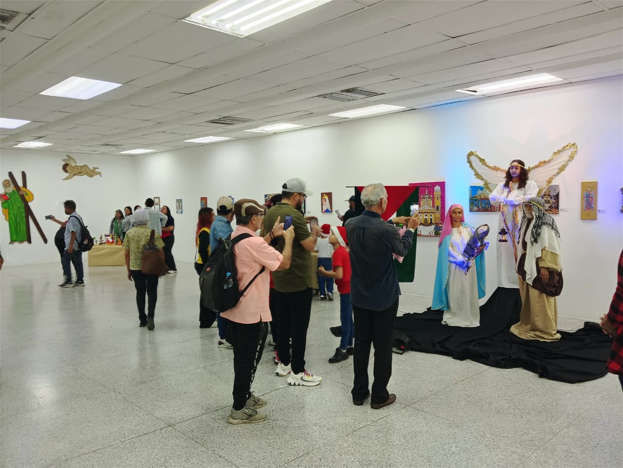 La Luz del Mesías: Una Exposición que Ilumina la Fe y la Tradición