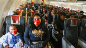 Gobierno de EEUU suspende unilateralmente retorno de migrantes venezolanos