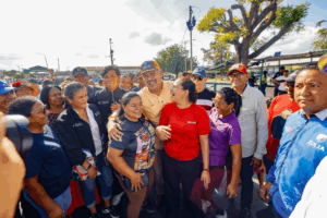 Gobernador Caldera entrega 6 kilómetros de vialidad rehabilitada en la Villa del Rosario