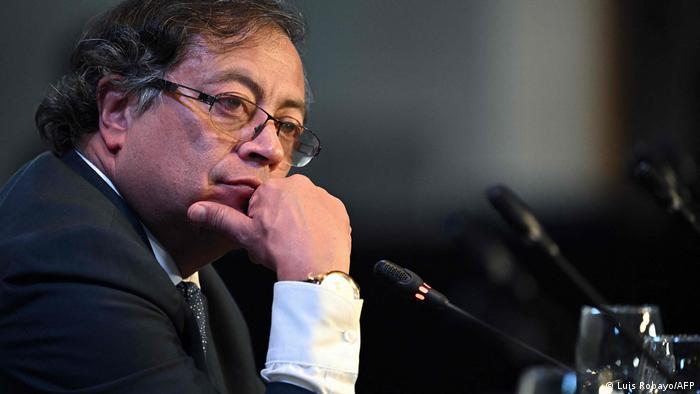 Petro ordena atacar al ELN por imponer confinamiento a civiles en zonas que controla