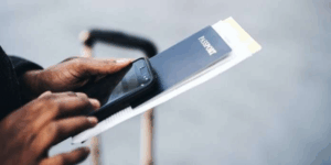 Trump planea revisarle las redes sociales a los turistas