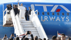 León XIV aterrizó en Roma, concluyó su primer Viaje Apostólico