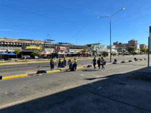 Con más de 300 trabajadores del IMA, IMAU y Fospuca, la Alcaldía de Maracaibo recogió 150 toneladas de desechos del casco central tras festividades navideñas