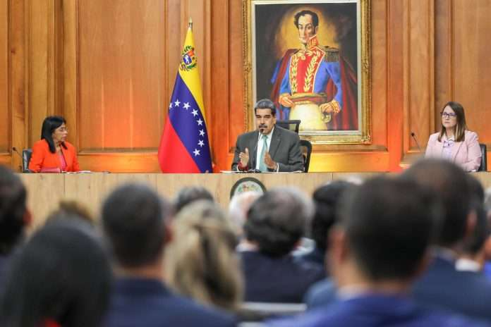 Maduro reitera informe de la Cepal sobre crecimiento económico en Venezuela