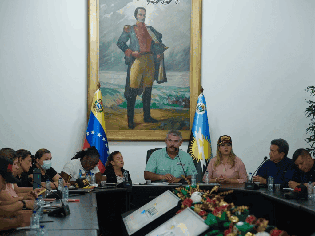 Gobernador crea comisiones para garantizar operatividad de áreas prioritarias para la atención del pueblo