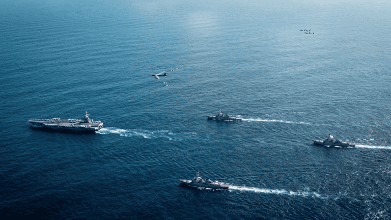 Las fuerzas especiales de EEUU capturan un petrolero ruso en el Atlántico Norte y apresan un segundo carguero en el Caribe
