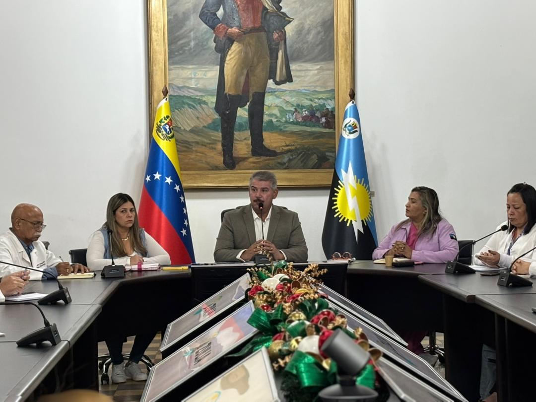 Gobernador Caldera se reúne con Estado Mayor de Salud para consolidar rutas de atención en 2026