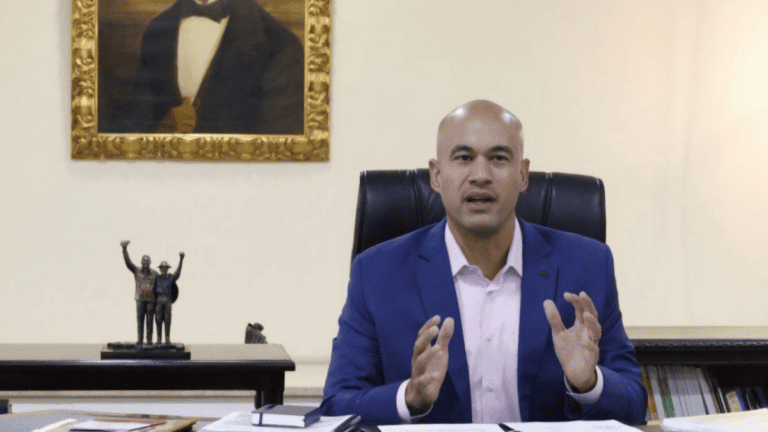 Ministro Héctor Rodríguez: Inicio de clases se mantiene el 12 de Enero