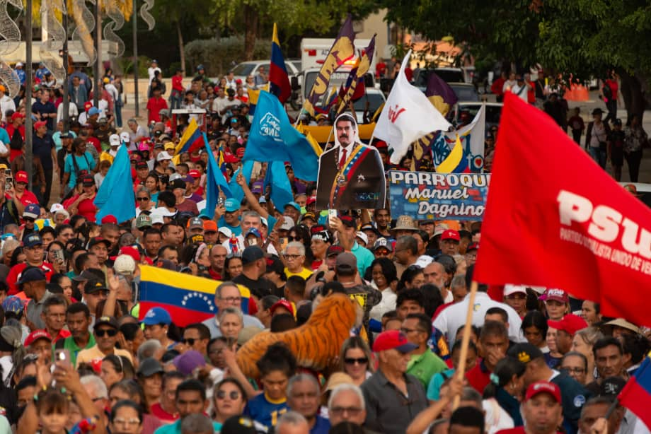 Pueblo zuliano marchó y ofrendó a la Chinita pidiendo por la liberación del presidente Maduro y de Cilia Flores
