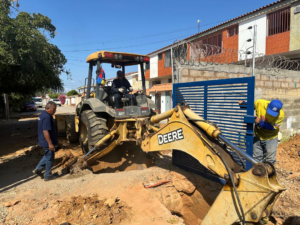 Alcaldía de Maracaibo repara colector que afectaba a más de 60 familias de la Urbanización Canaima