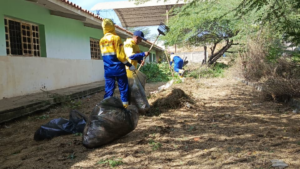 ¡Cumpliendo con el 1x10! Ayuntamiento marabino ejecutó operativo de limpieza en la Unidad Educativa Batalla de Boyacá
