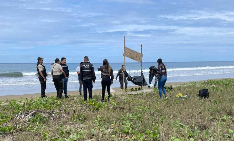 Hallan cinco cabezas humanas colgadas en una playa de Ecuador