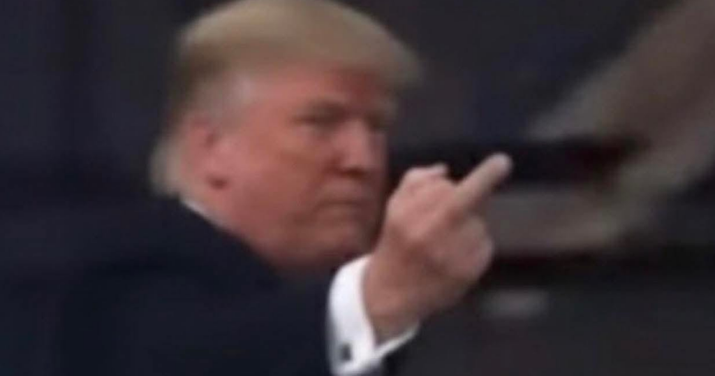 Controversia en la Planta Ford: el abucheo al presidente Trump "protector de los pedófilos"