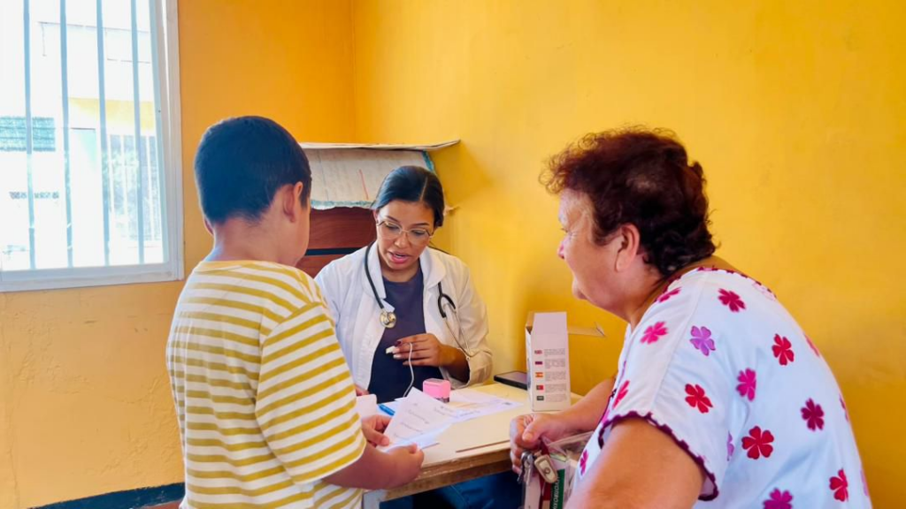 Alcaldía de Maracaibo realizó abordaje de salud en parroquias Francisco E. Bustamante y Antonio Borjas Romero