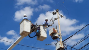 CORPOELEC fortalece red de distribución zuliana con instalación de nuevos equipos