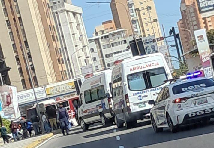 Rápida respuesta de Bomberos de Maracaibo en accidente vial en Bella Vista