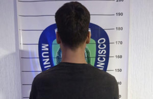 Aprehendido joven por resistirse a la autoridad y agredir a un oficial de Polisur
