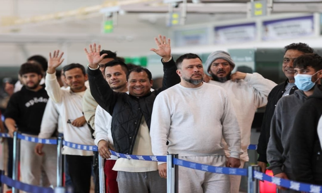 Nuevo vuelo retorna desde Arizona a 273 venezolanos