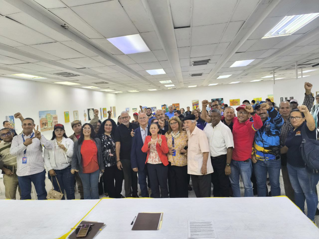 ¡Masiva asistencia! Maracaibo conmemora el 4F con foro de reflexión histórica y política