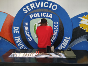 ¡Intento huir pero fue capturado! Un ciudadano con armas de fuego y municiones ilegales, fue arrestado por Polisur