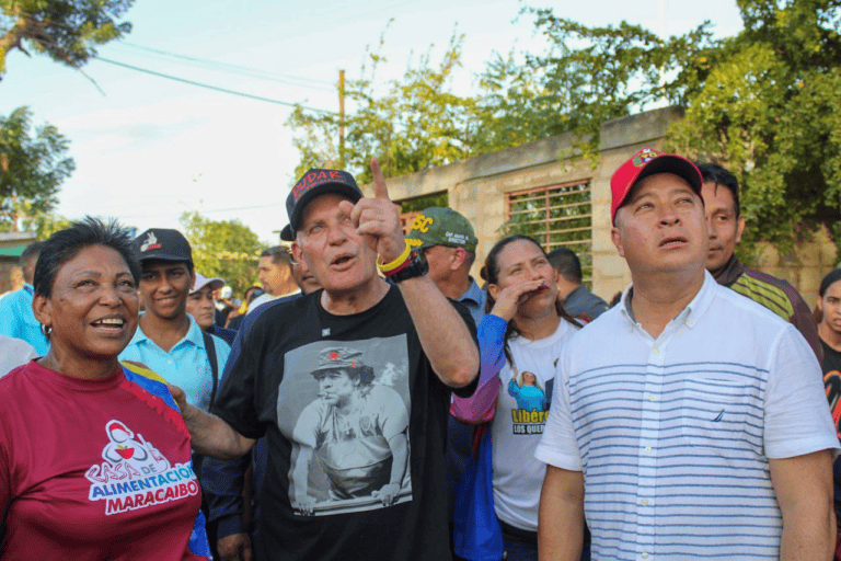 Alcaldía de Maracaibo y Corpoelec instalaron transformadores en Manuelita Sáenz y Ancón Bajo