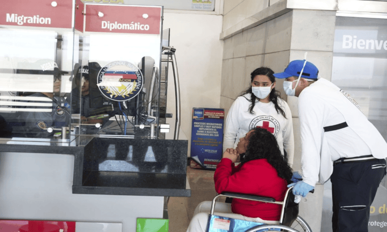 Llegan al país 125 venezolanos repatriados de EEUU