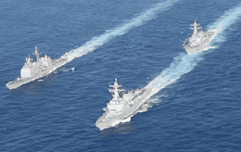 Buques de la Marina de EEUU colisionan en el Caribe