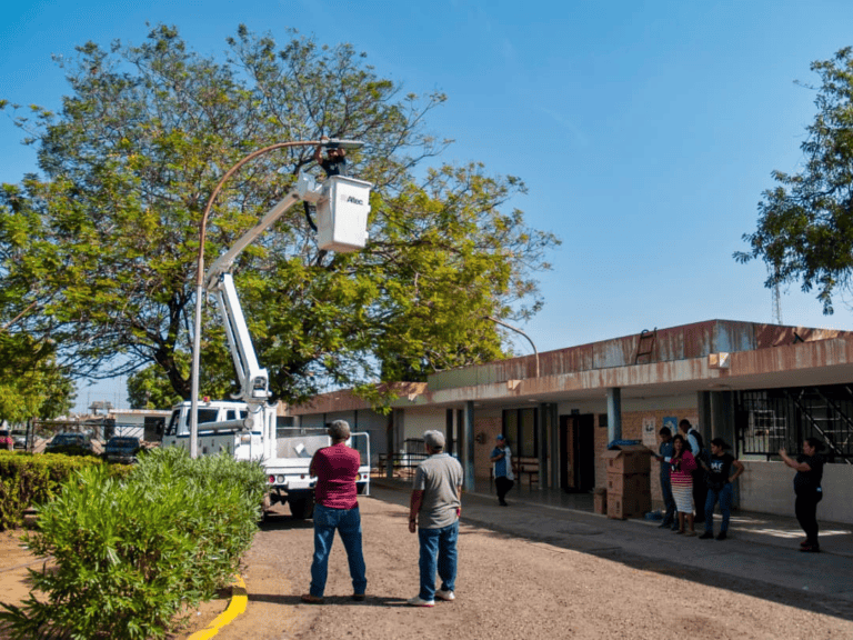 Plan de Iluminación del Zulia avanza en 21 centros de salud regional