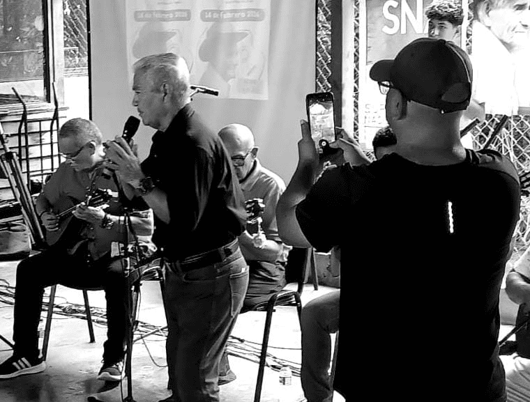 ¡Cultura en 4 niveles de gobierno! La décima le cantó a Jesús Rosario “Chevoche” Ortega