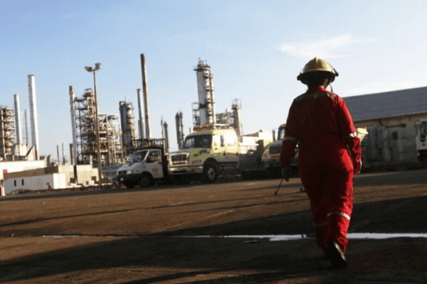 Refinerías venezolanas aumentan procesamiento de capacidad