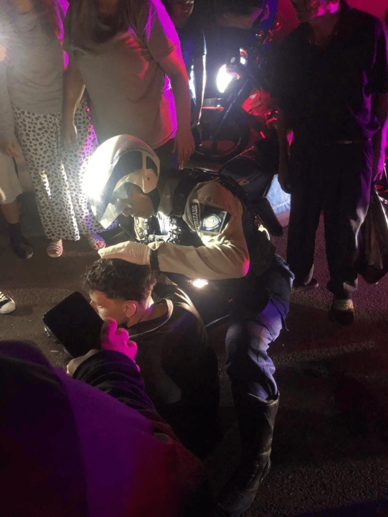 ¡Una Policía Municipal integral! Oficiales de Polisur atienden un accidente de tránsito en san Francisco