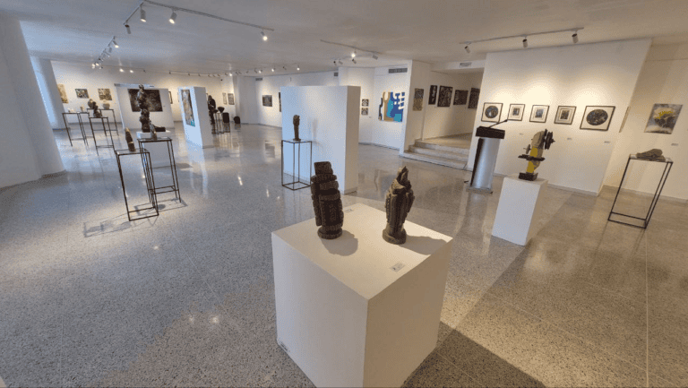 Secretaría de Cultura reabre la Galería Julio Árraga con una exposición de 70 artistas zulianos
