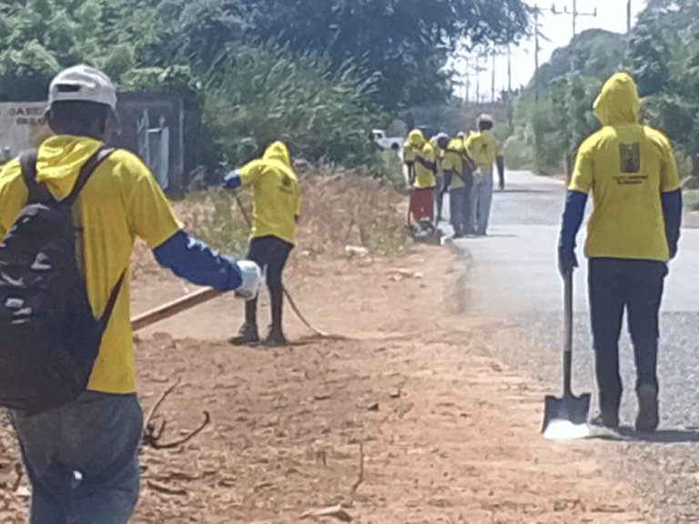 En San Isidro la Alcaldía de Maracaibo extrajo 30 toneladas de desechos