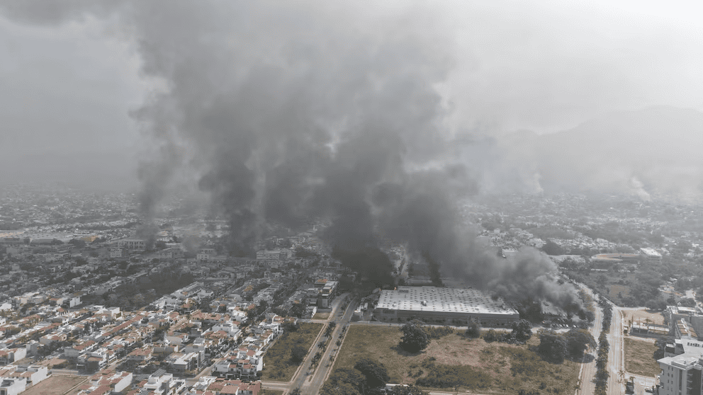 Estados Unidos emite alerta de seguridad y pide refugiarse ante operativos en México