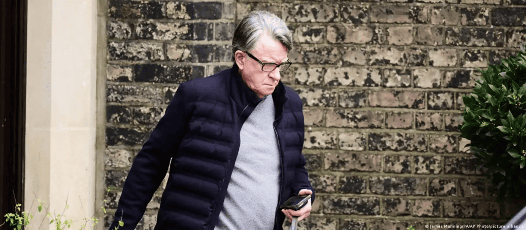 ¡Bajo fianza! Exembajador británico libre en caso Epstein