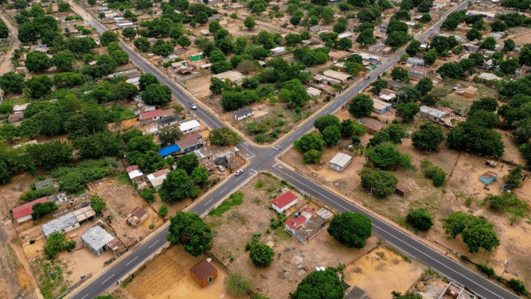 Con más de 5 Kilómetros rehabilitados Gobernador Luis Caldera entrega asfaltado el corredor Las Peonías