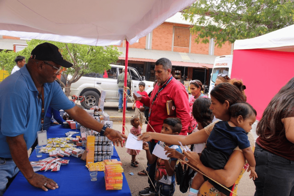 ¡Alcaldía Bolivariana de Maracaibo! En Jornada Social del Buen Vivir atendieron a comerciantes casco central