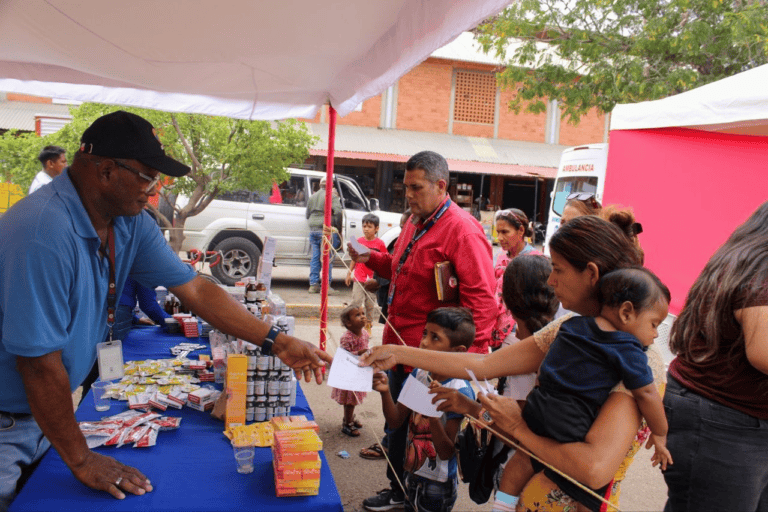 ¡Alcaldía Bolivariana de Maracaibo! En Jornada Social del Buen Vivir atendieron a comerciantes casco central