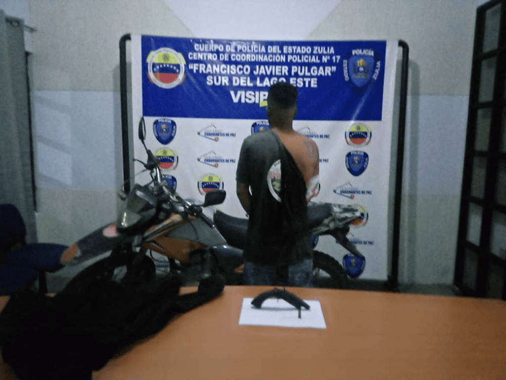 Cpbez arrestó a un encapuchado por disparar contra una comisión policial