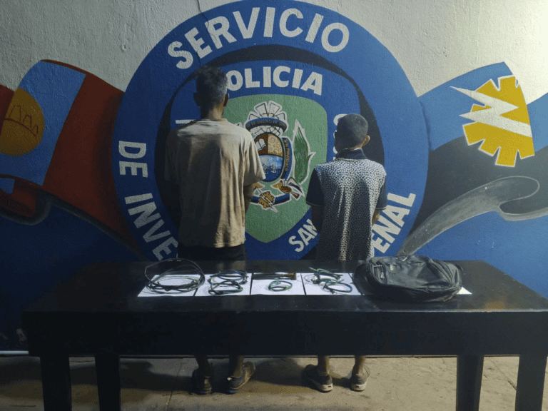 Por hurtar unos cables en Sierra Maestra, dos sujetos fueron agredidos por los yukpas y detenidos por Polisur