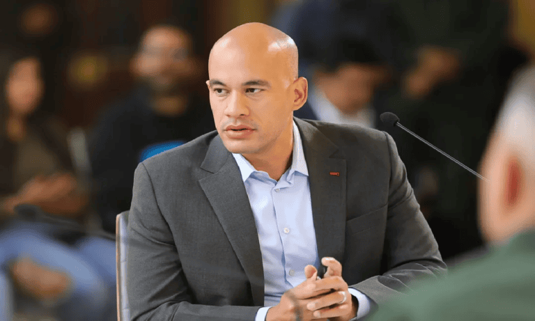 Héctor Rodríguez: queda prohibido exigir aportes económicos escolares y disfraces costosos para carnavales