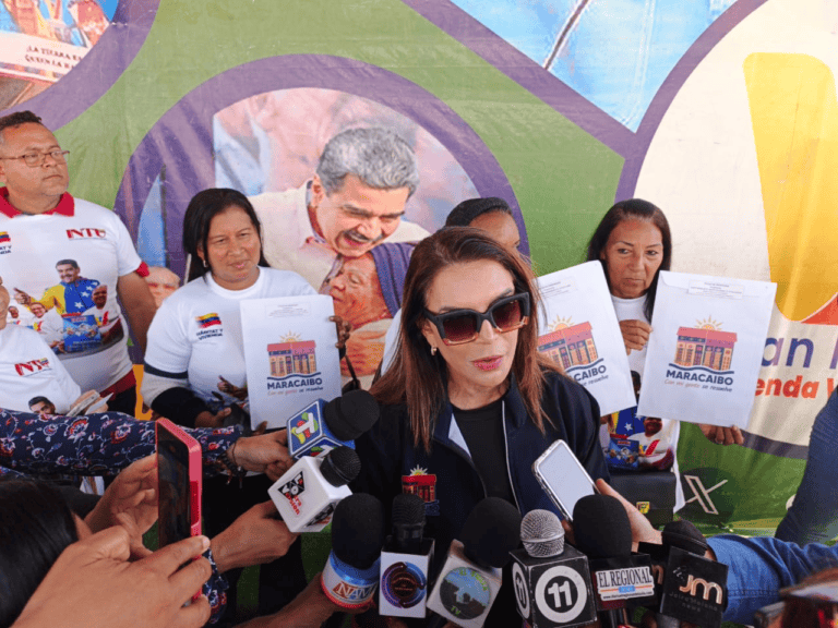 ¡Los 4 niveles de gobierno! Ana Clara Barboza de Di Martino: Se hace justicia social al entregar viviendas y títulos de propiedad