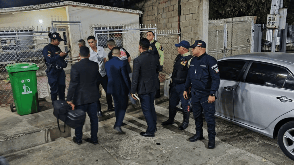 ¡Se ahorcó en la parte trasera de su vivienda! Encuentran sin vida cuerpo de un joven en la urbanización San Felipe de San Francisco