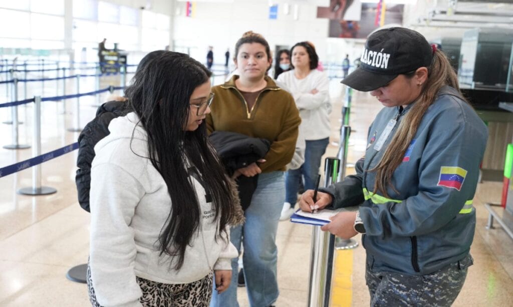 venezolanos deportados de EEUU