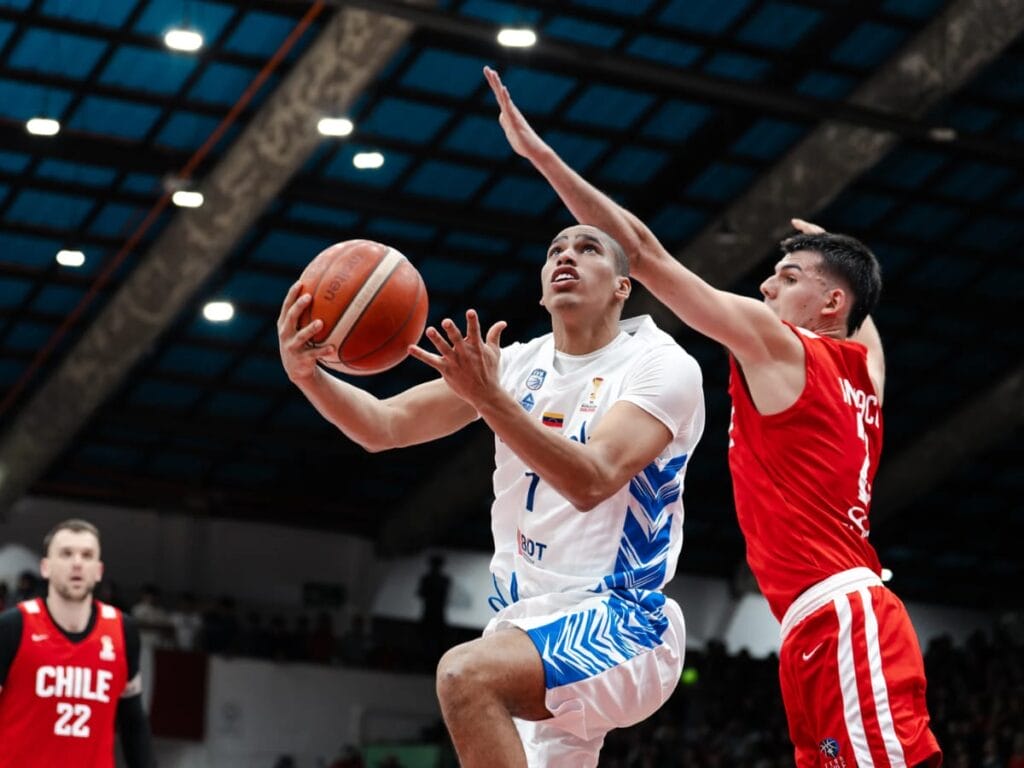 La seleccion de Venezuela de basquet vencio a Chile en la eliminatorias de America