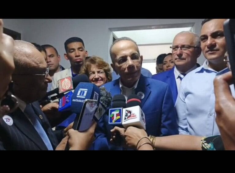 Manuel Rosales UNT