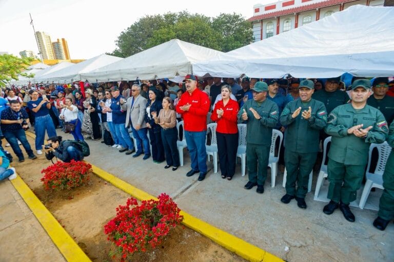 El pueblo zuliano selló su compromiso con legado de Hugo Chávez a 13 años de su siembra