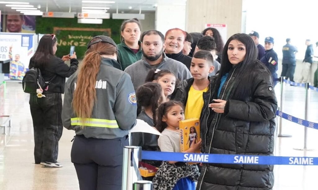 144 venezolanos procedentes de los EEUU llegan al país