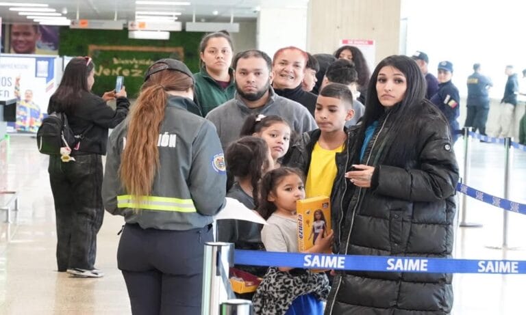 144 venezolanos procedentes de los EEUU llegan al país