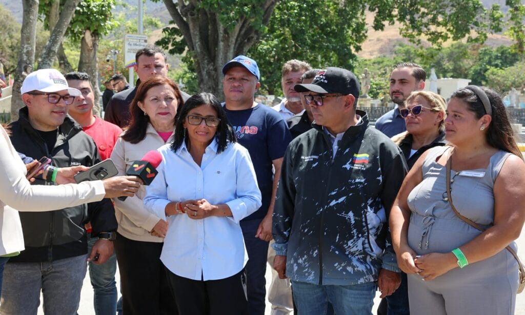 Delcy Rodríguez llama al cese del extremismo para preservar la paz